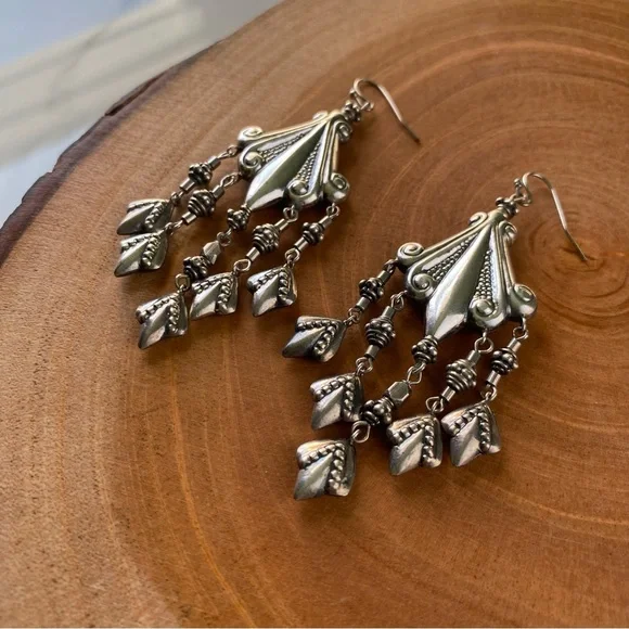 🖤5/$20 Silver Dangly Ornate Earrings - Picture 2 of 6